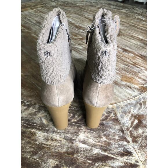 Lauren Ralph Lauren Steph Bootie Sherpa Trim Tan NEW 9 US - Picture 4 of 9
